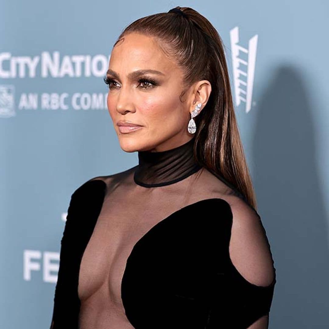 jennifer lopez vestido transparencias traje blanco premier halftime