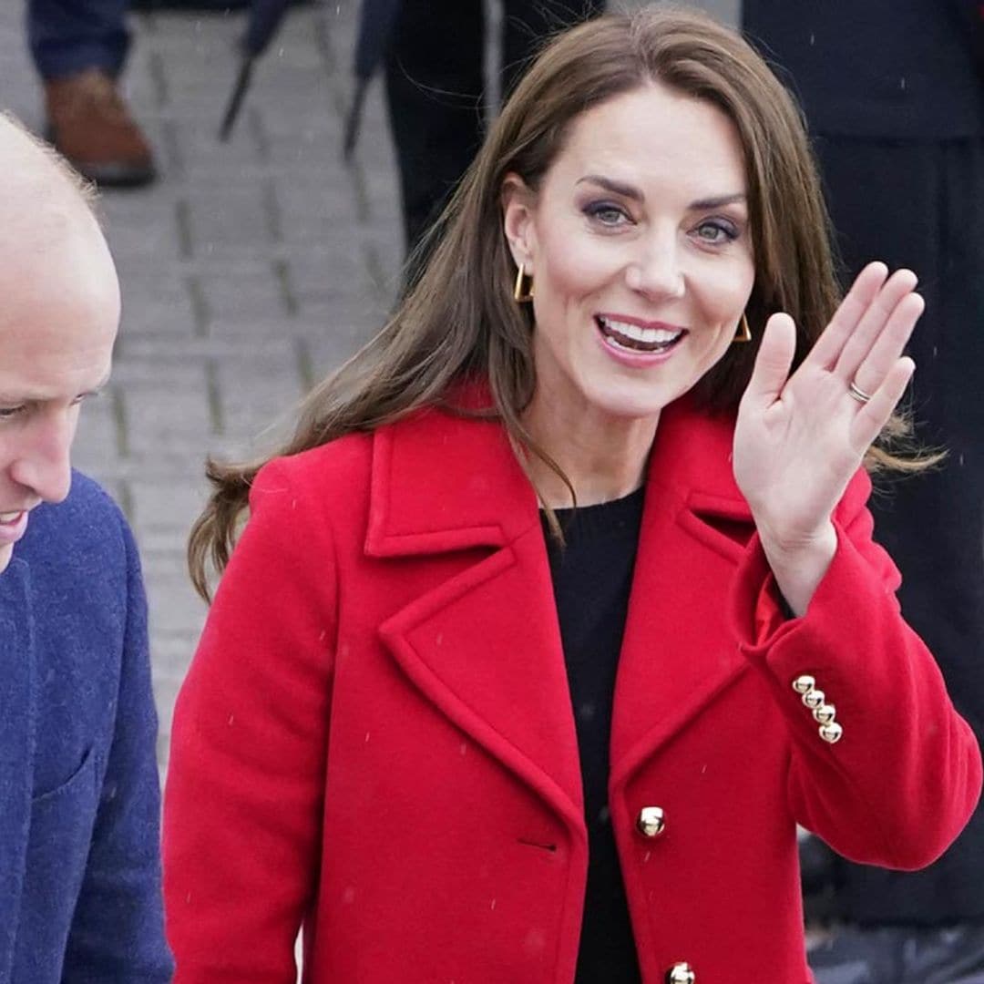 El emotivo mensaje que esconde el nuevo abrigo rojo de Kate