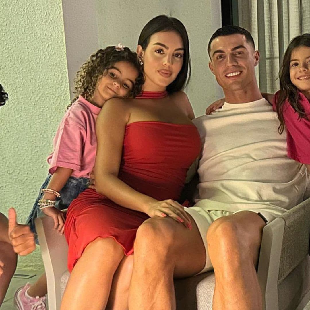 Recorremos la casa de Georgina Rodríguez y Cristiano Ronaldo en Riad a través de sus hijos