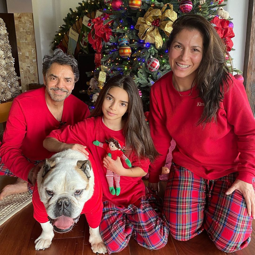 Eugenio Derbez con Alessandra Rosaldo, Aitana y Fiona