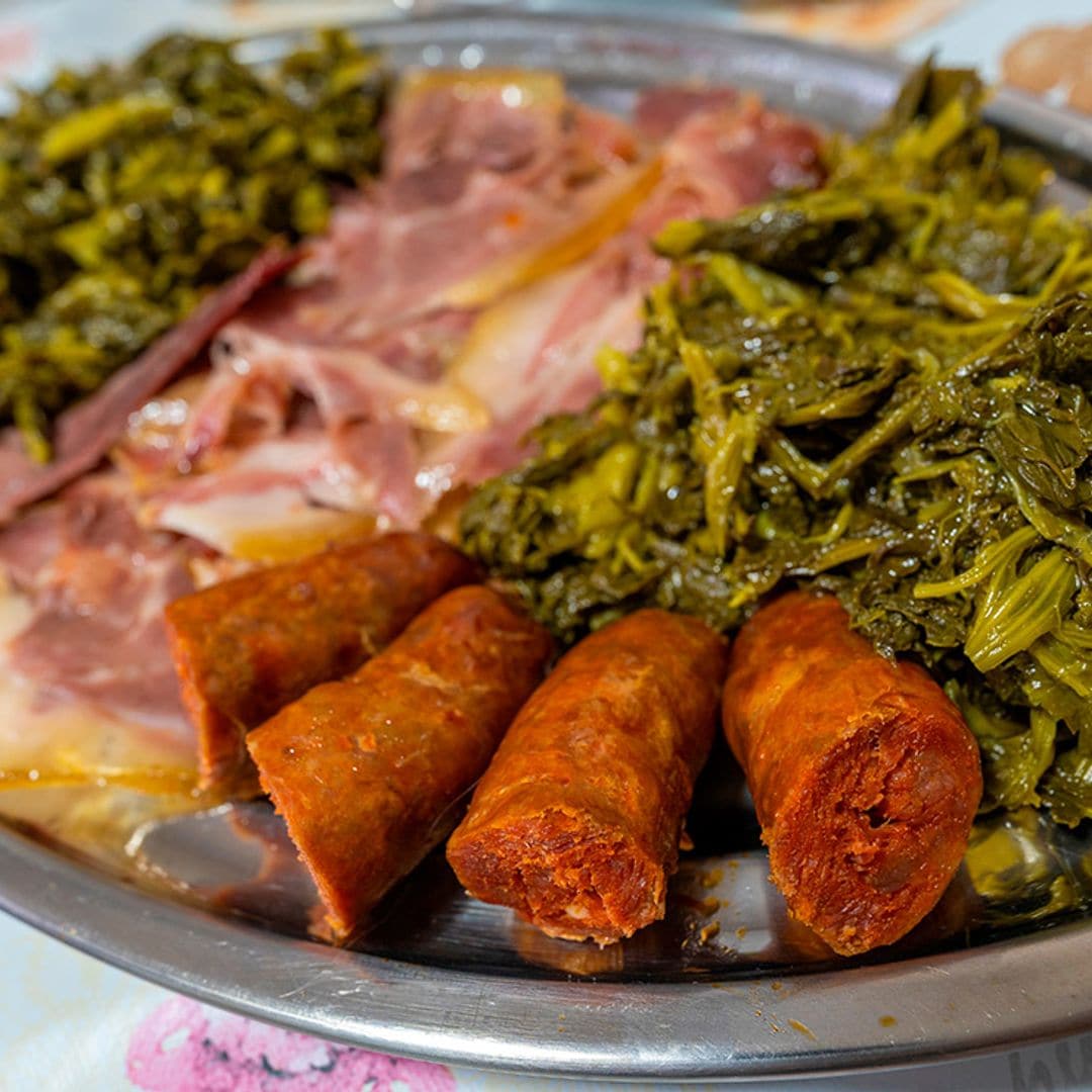 Lacón con grelos, el plato gallego que no puedes dejar de probar