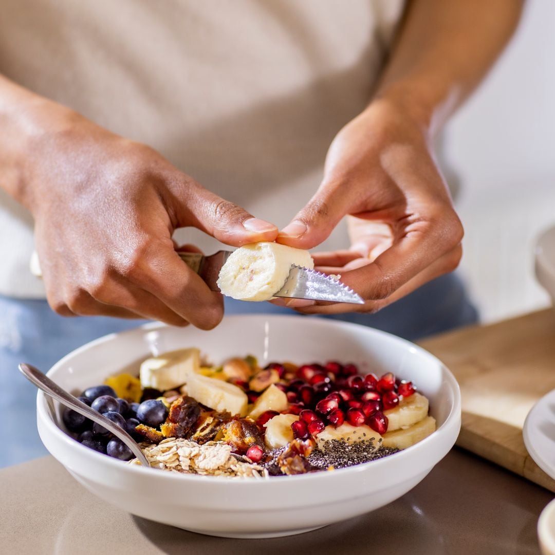 Siempre consume yogurt griego para combinar con tu fruta