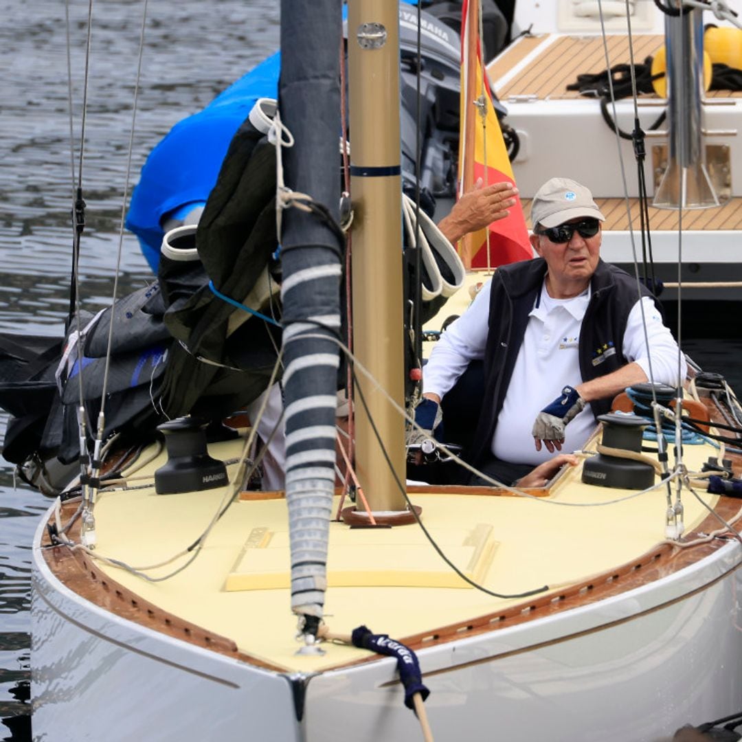 El rey Juan Carlos sale a navegar por Sanxenxo antes de participar en la regata que lleva su nombre