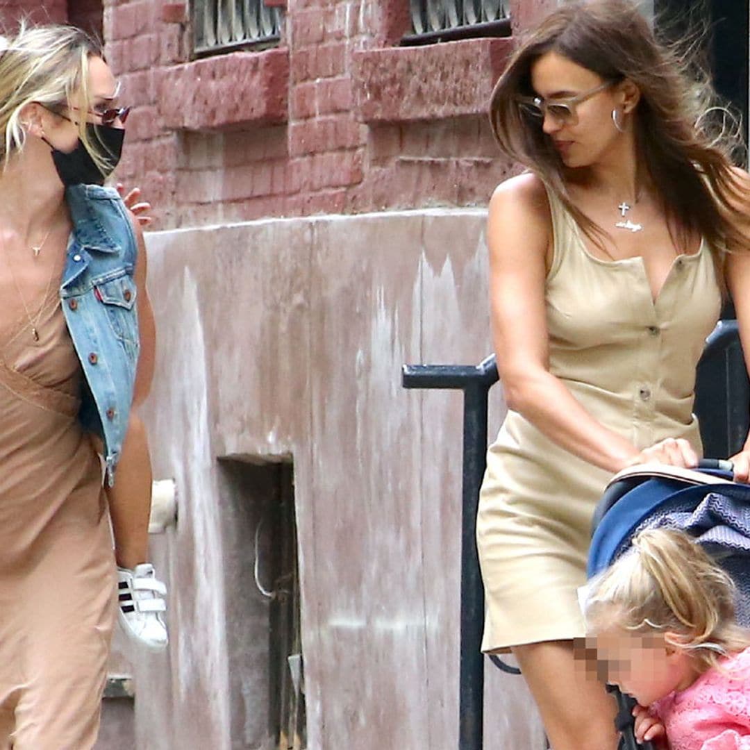 Irina y Candice, dos mamás muy coordinadas con diseños 'nude' y botas