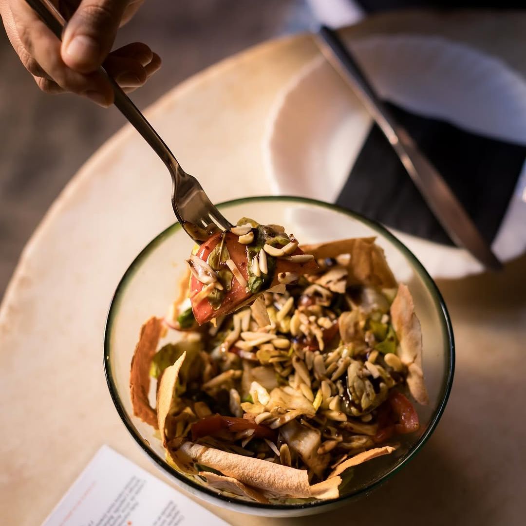 Fatouch, ensalada típica libanesa que da nombre al restaurante de Sevilla