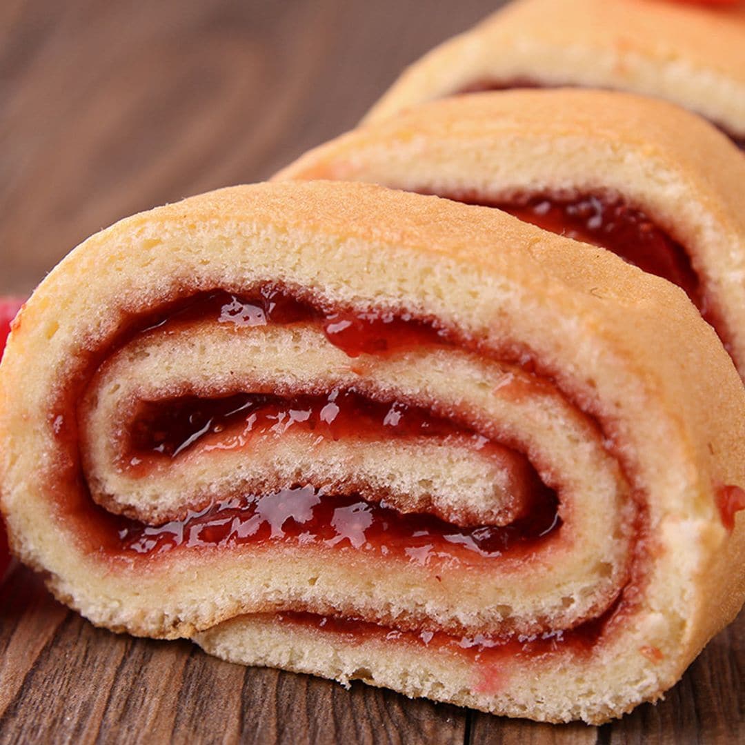 Brazo gitano relleno de confitura de frutos rojos