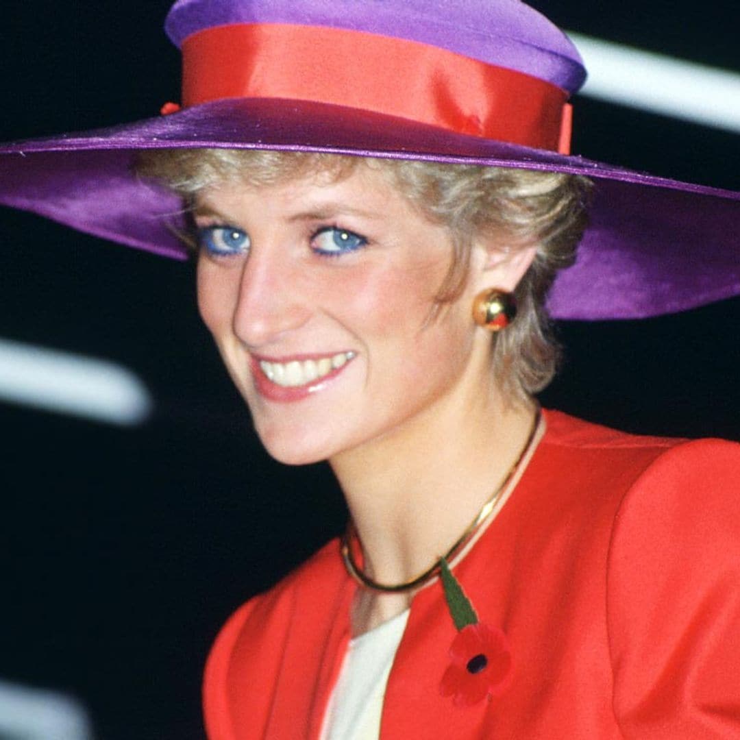 Diana de Gales, un icono a través de su pasión por la moda que hoy cumpliría 63 años
