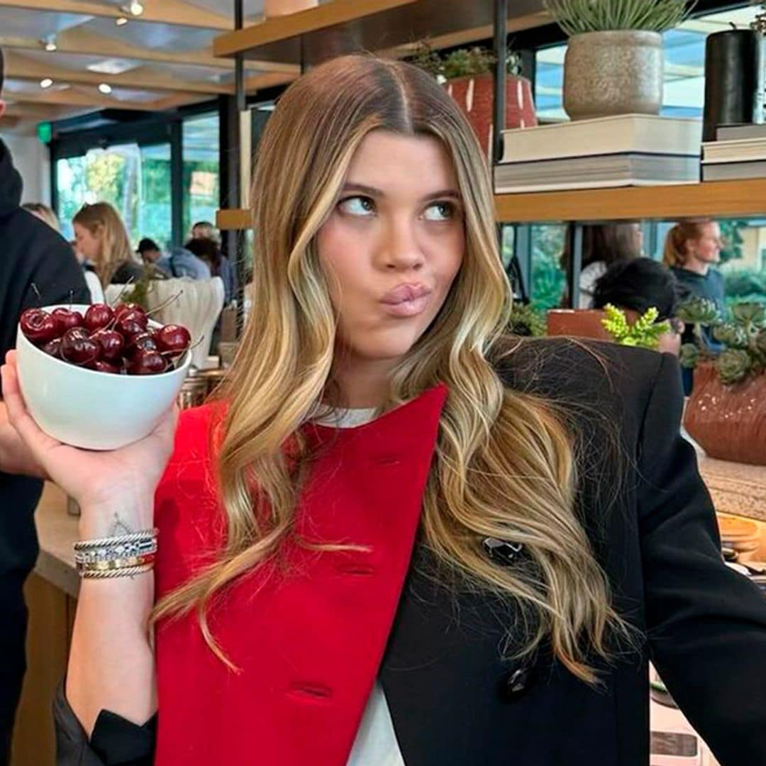 Consigue pelazo gracias al batido rosa antioxidante de Sofia Richie con la fruta estrella de la primavera