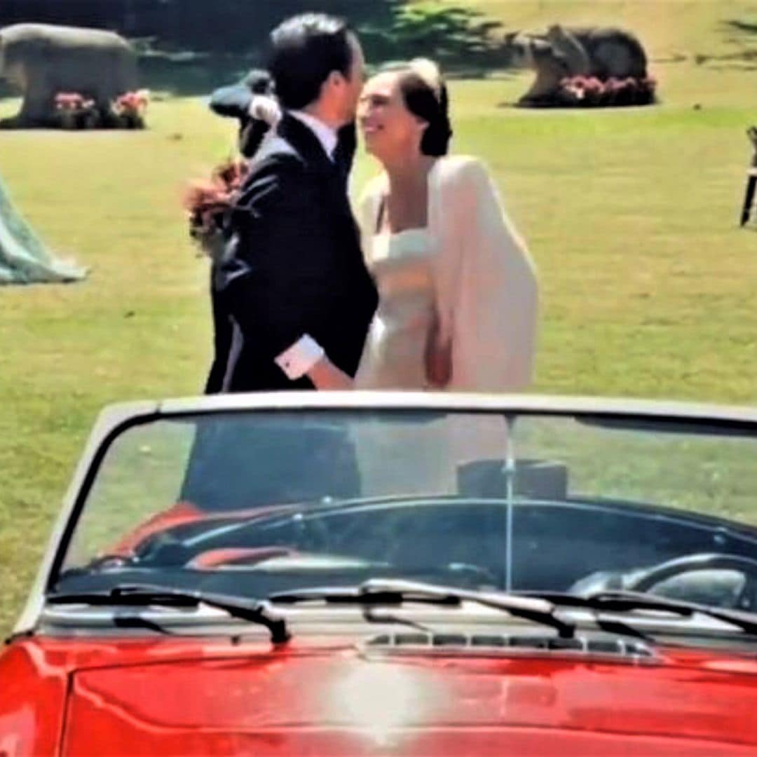 El espectacular descapotable rojo de los novios y más detalles de la boda del hijo de Cristina Yanes