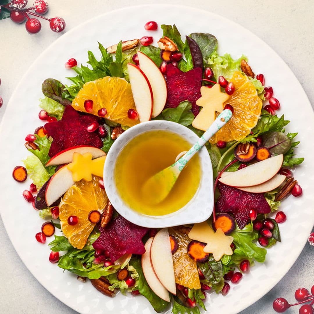 Ensalada navideña con remolacha, frutas y queso