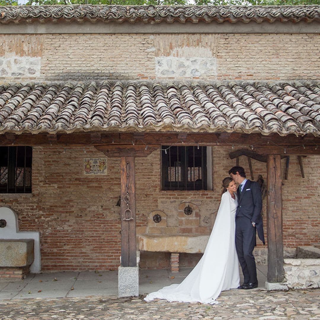 La historia de María, la novia del vestido desmontable que cambió Murcia por Madrid