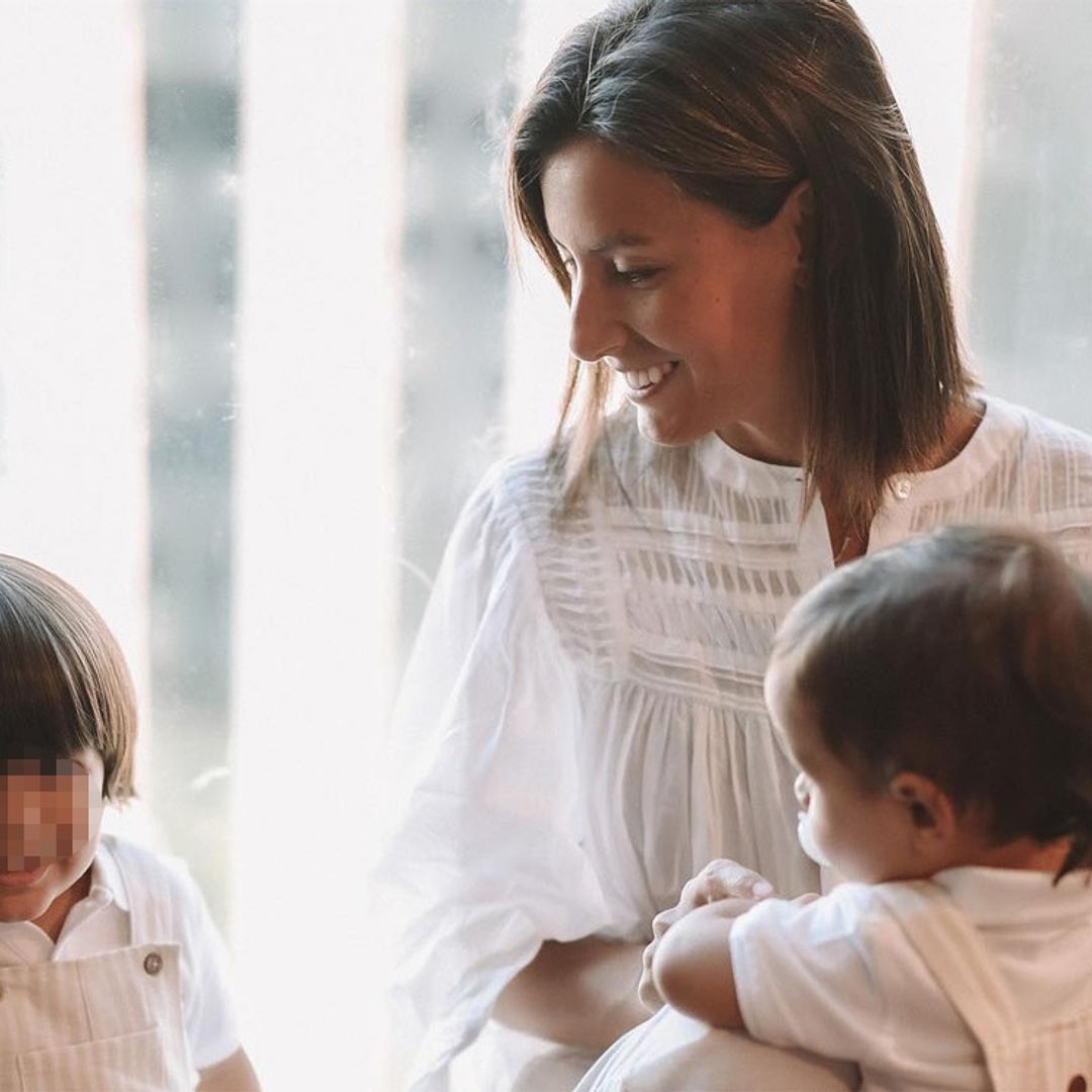 El hijo pequeño de Ana Boyer ha empezado a andar y así ha reaccionado su hermano Miguel