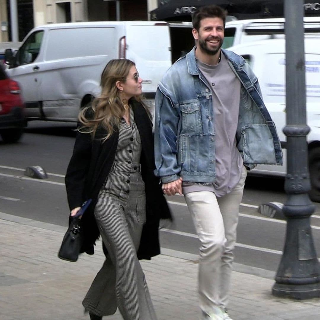 Gerard Piqué ha compartido su segunda foto oficial junto a Clara Chía en actitud amorosa