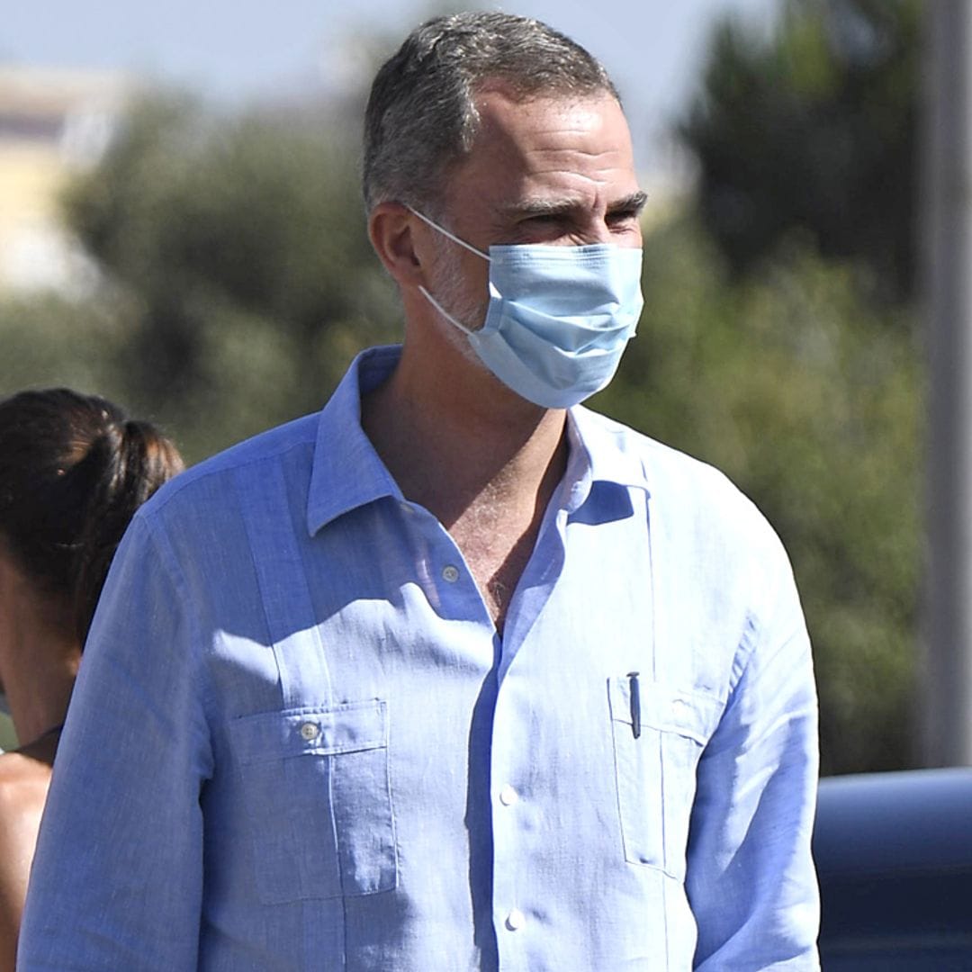 Felipe VI recupera su guayabera para combatir las altas temperaturas