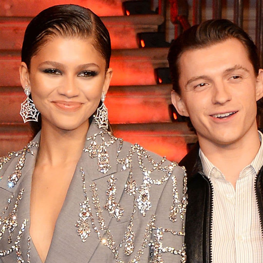 Zendaya apuesta por la camisa 'oversize' para su cita con Tom Holland en el Louvre