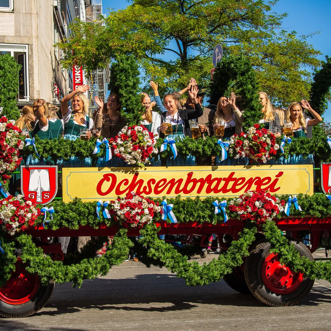 Carroza desfilando en el Okttoberfest, Múnich