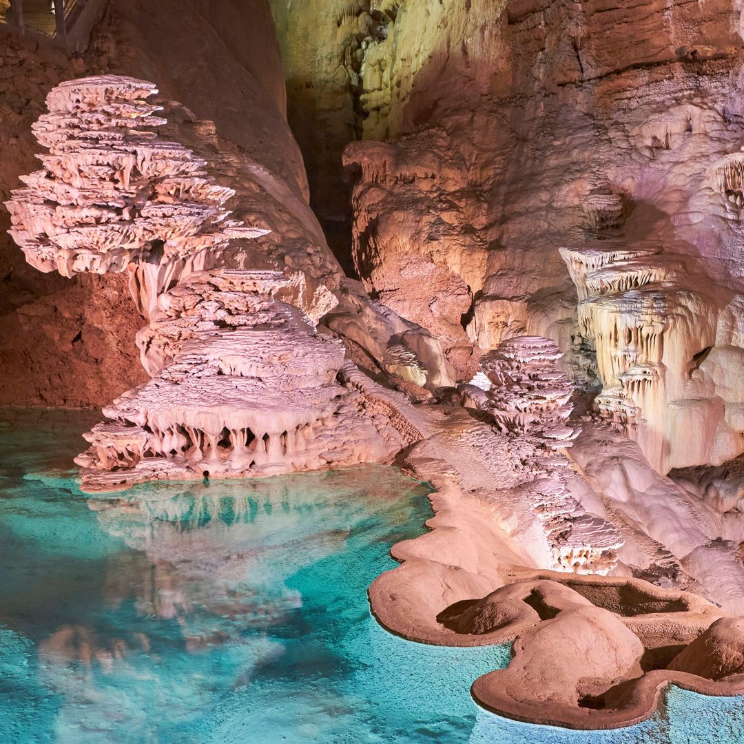 Sala de la Grand Dôme, cueva de Padirac, Parque Regional Causses du Quercy, en el departamento francés de Lot