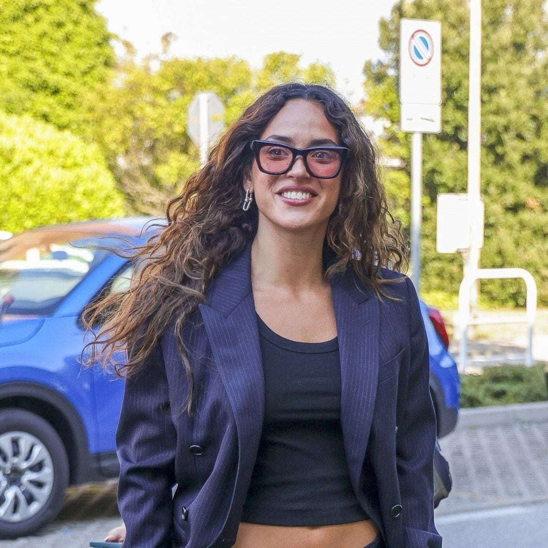 Adria Arjona llega a Venecia con un 'look' que seguro querrás replicar