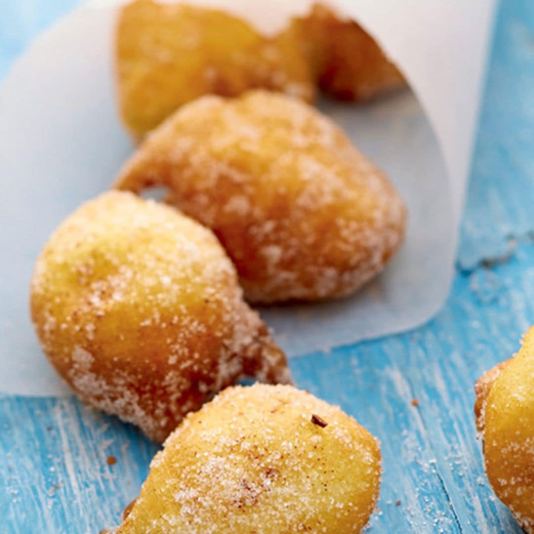 Buñuelos de naranja, azahar y canela