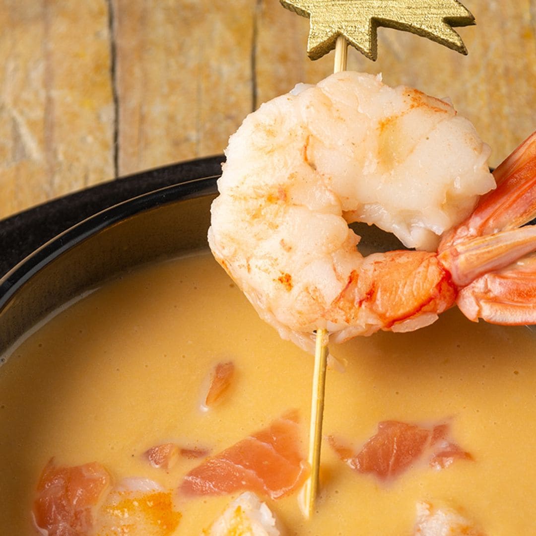 Crema de marisco con salmón, bacalao y gambas