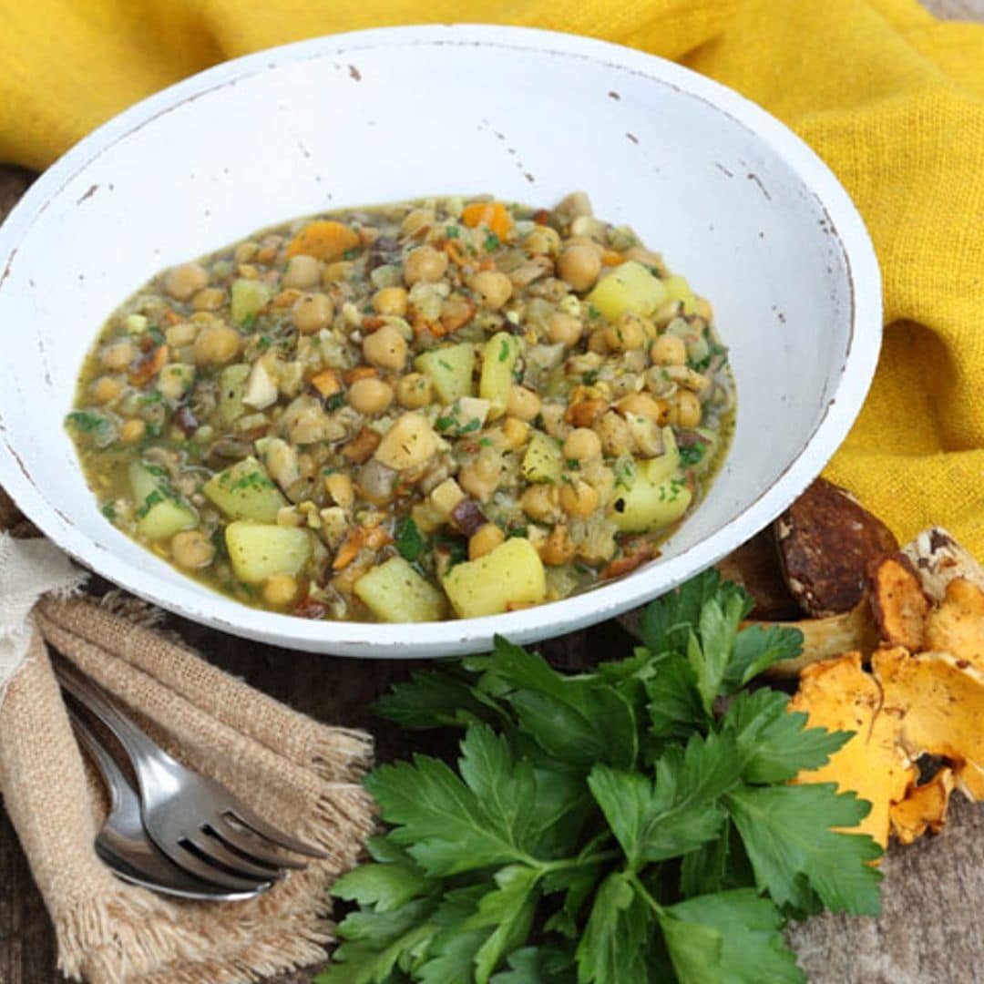 Potaje de garbanzos con patatas y setas