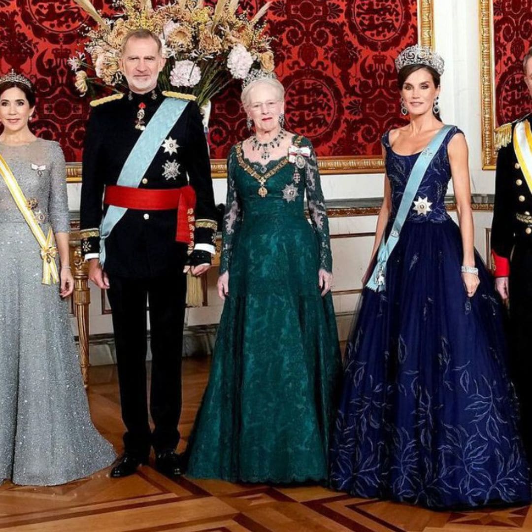 Todos los detalles de la cena de gala de la familia real danesa a los reyes Felipe y Letizia: del desfile de tiaras al menú