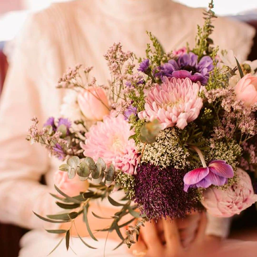 ¿Boda íntima o enlace de verano? Estos ramos de novia son para ti