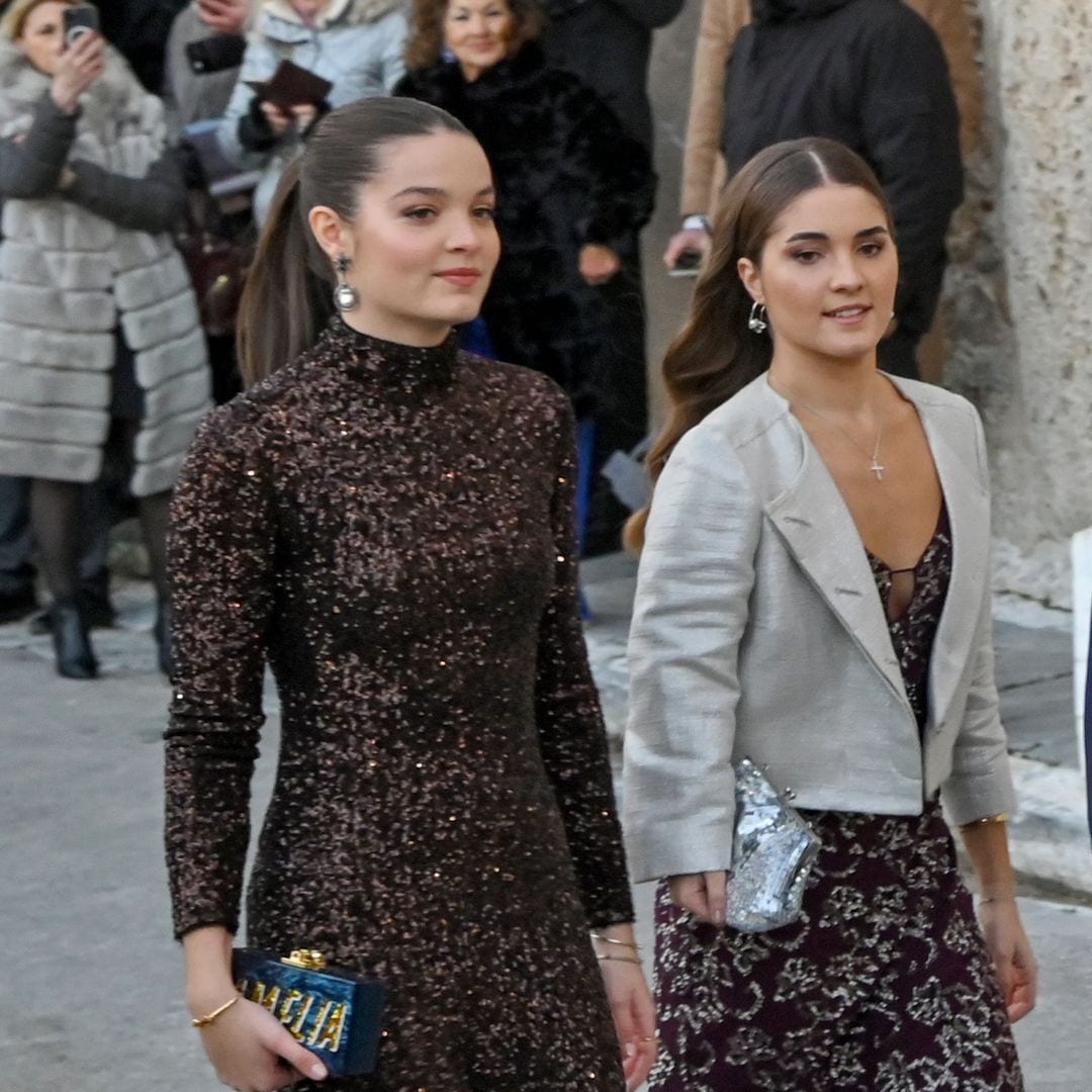 Amelia, la hija menor de Alexia de Grecia, deslumbra con su vestido de lentejuelas de Zara y maquillaje natural en Atenas