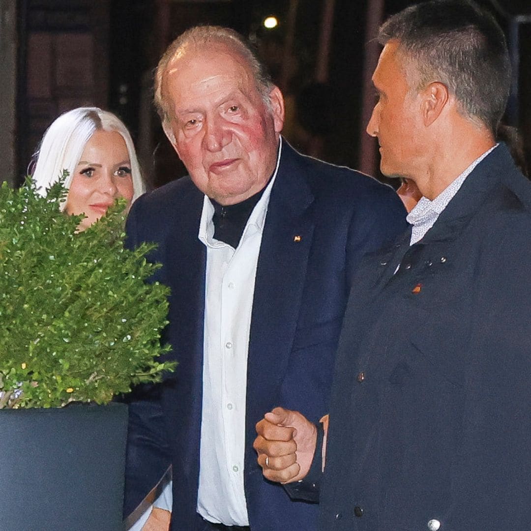 El rey Juan Carlos cena en una marisquería con su hermana y sus sobrinos