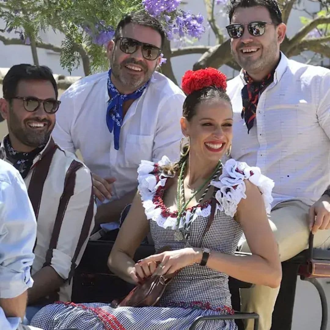 Eva González disfruta con amigos de su primer camino del Rocío tras la ruptura con Cayetano Rivera