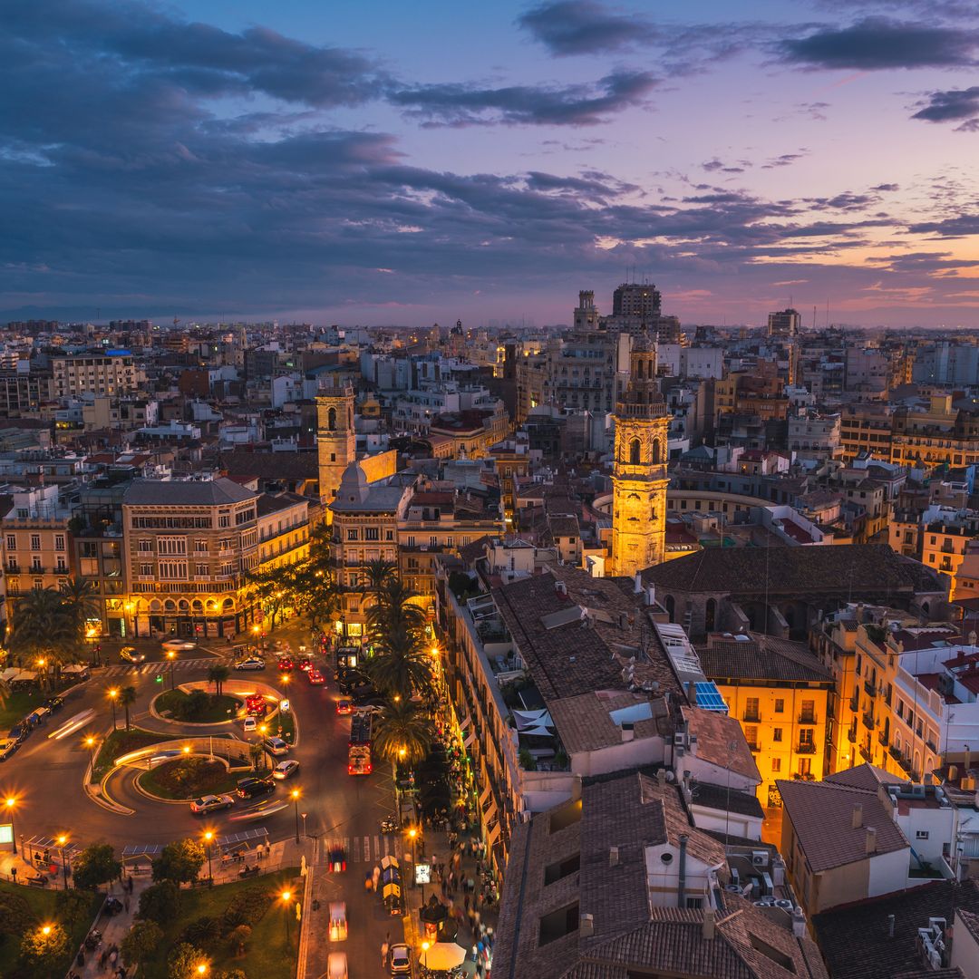 Valencia iluminada al atardecer