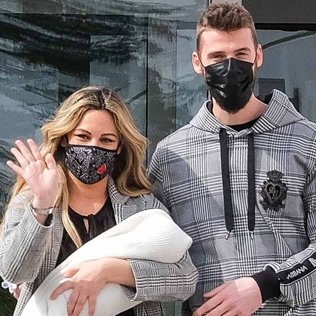 Edurne y David De Gea presentan a su hija a las puertas del hospital