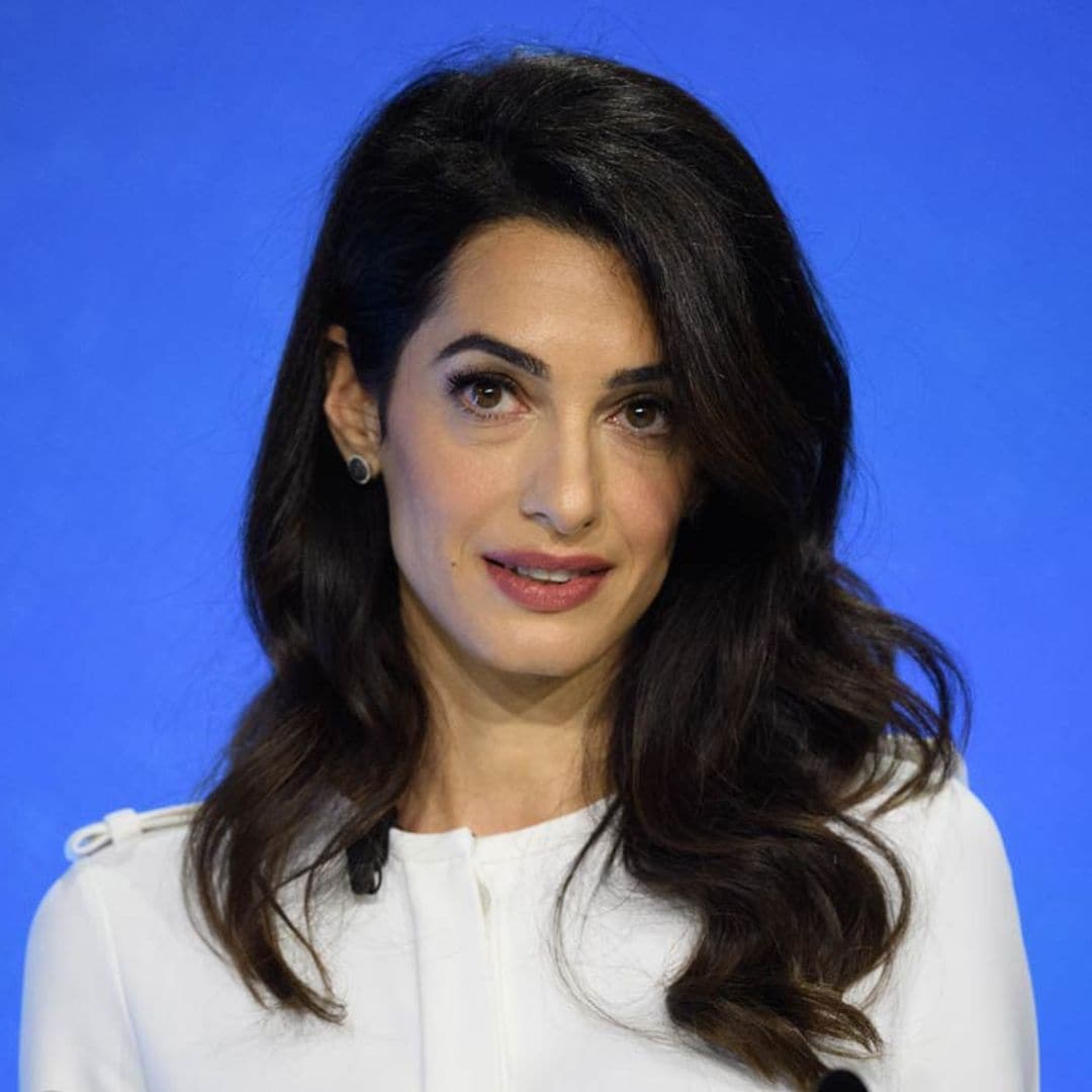 5 años después, Amal Clooney recupera una de las piezas más especiales de su armario