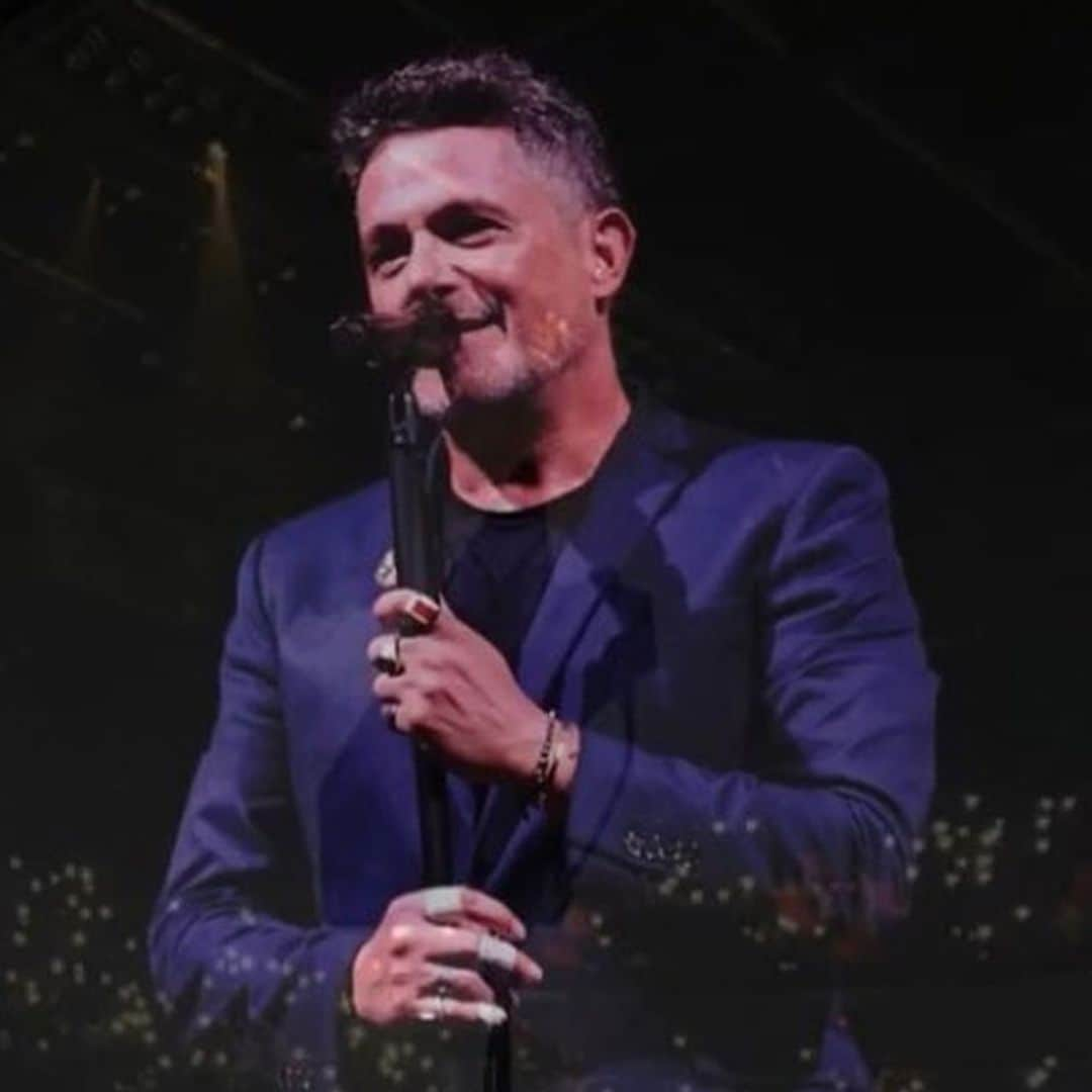 Alejandro Sanz, cómplice de la pedida de mano de Mike Bahía a Greeicy en su propio concierto