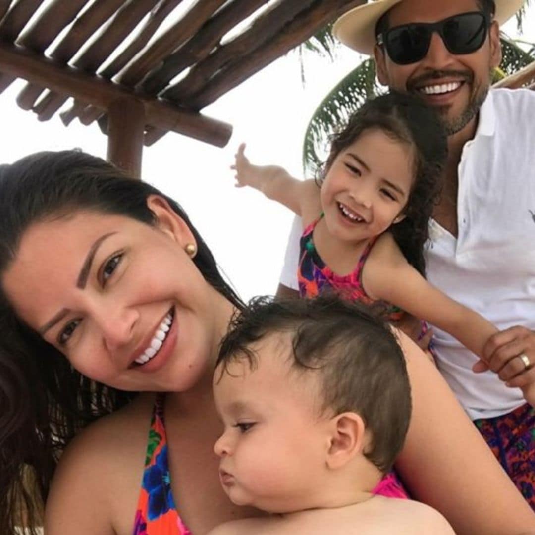 Ana Patricia Gámez disfruta de unos días de playa en compañía de toda su familia
