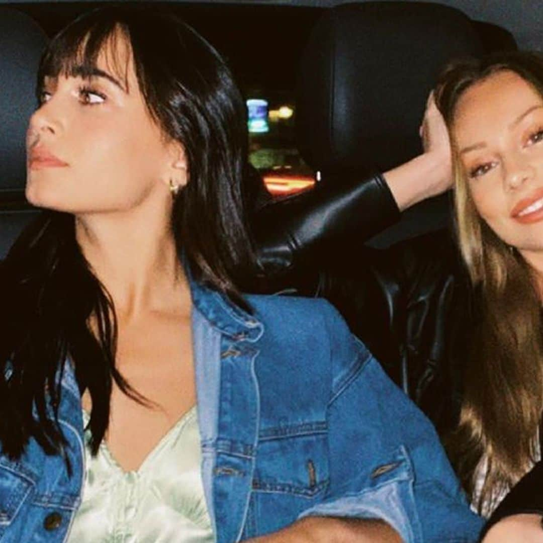 ¿Por qué todo el mundo habla de esta foto de Aitana y Ester Expósito?