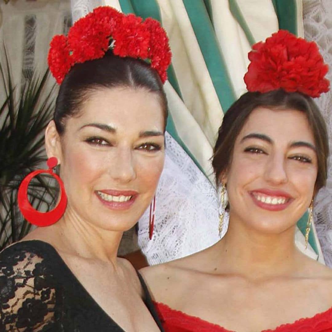 Con baile y un poco de magia: Raquel Revuelta y su hija celebran la Feria de Abril en casa