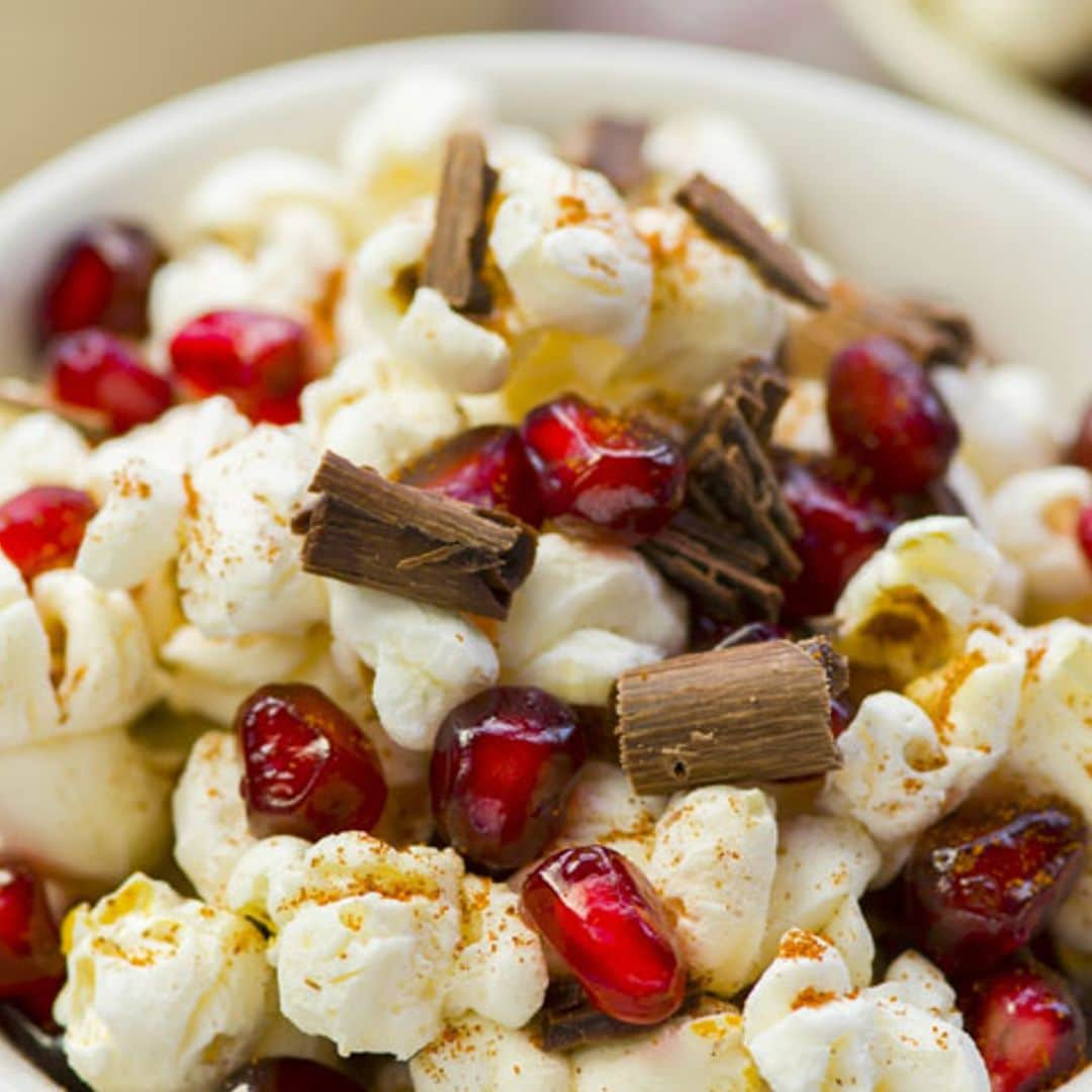 Palomitas con semillas de granada y chocolate