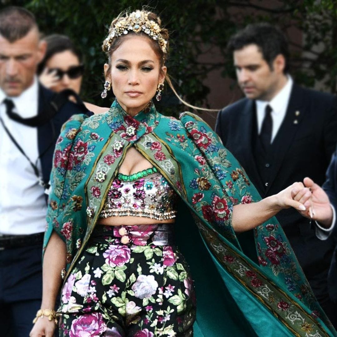 Jennifer Lopez paraliza Venecia con su maximalismo