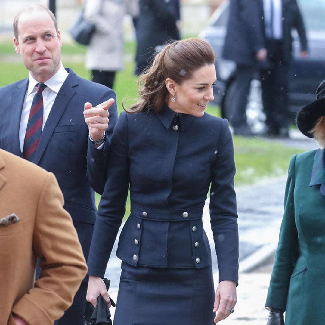 El potente significado tras estas imágenes de los duques de Cambridge con Carlos y Camilla