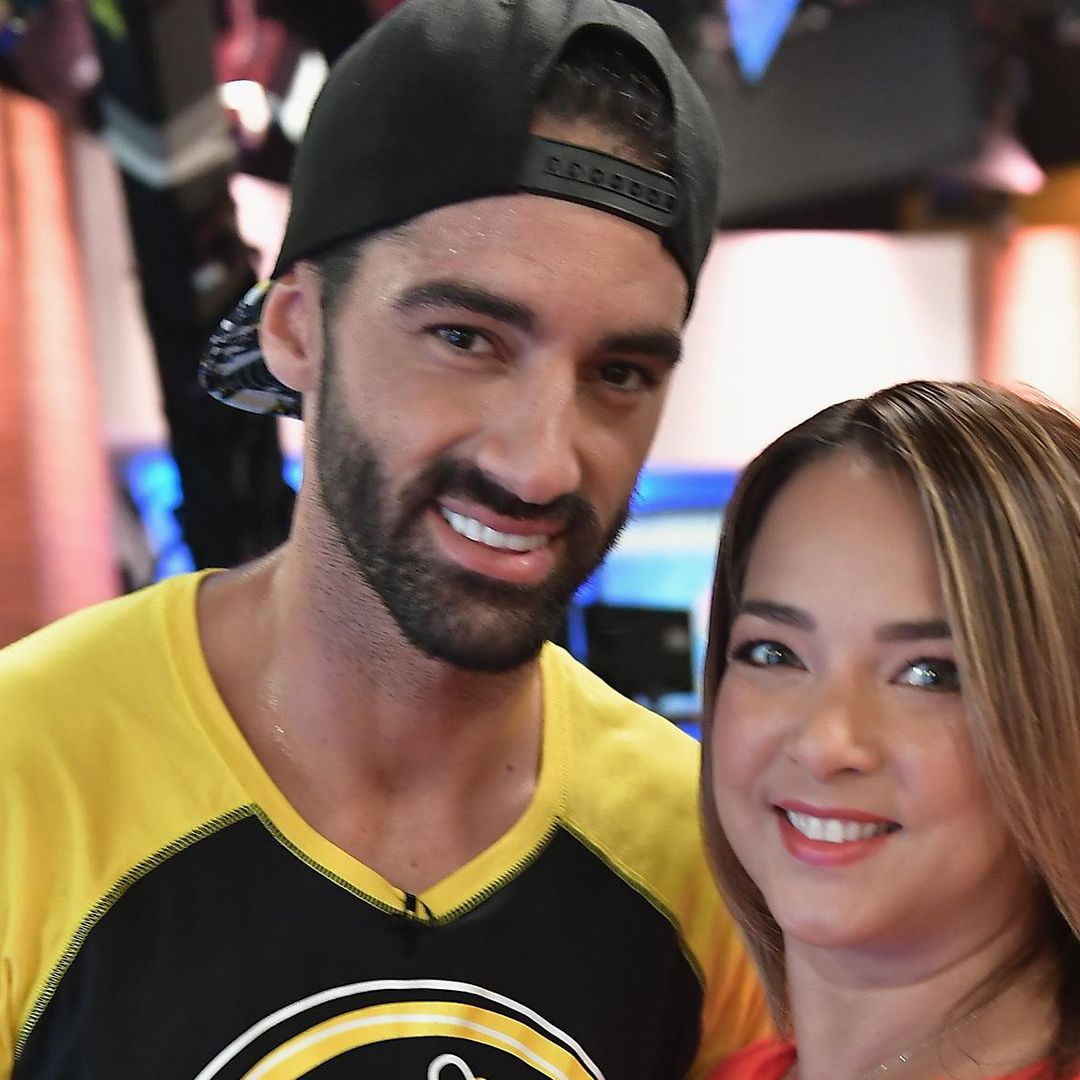 Adamari López y Toni Costa celebran ocho años de mucho amor