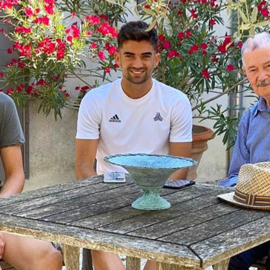 El viaje de Enzo Zidane con su mujer y la pequeña Sia, de 1 año, para reencontrarse con sus bisabuelos