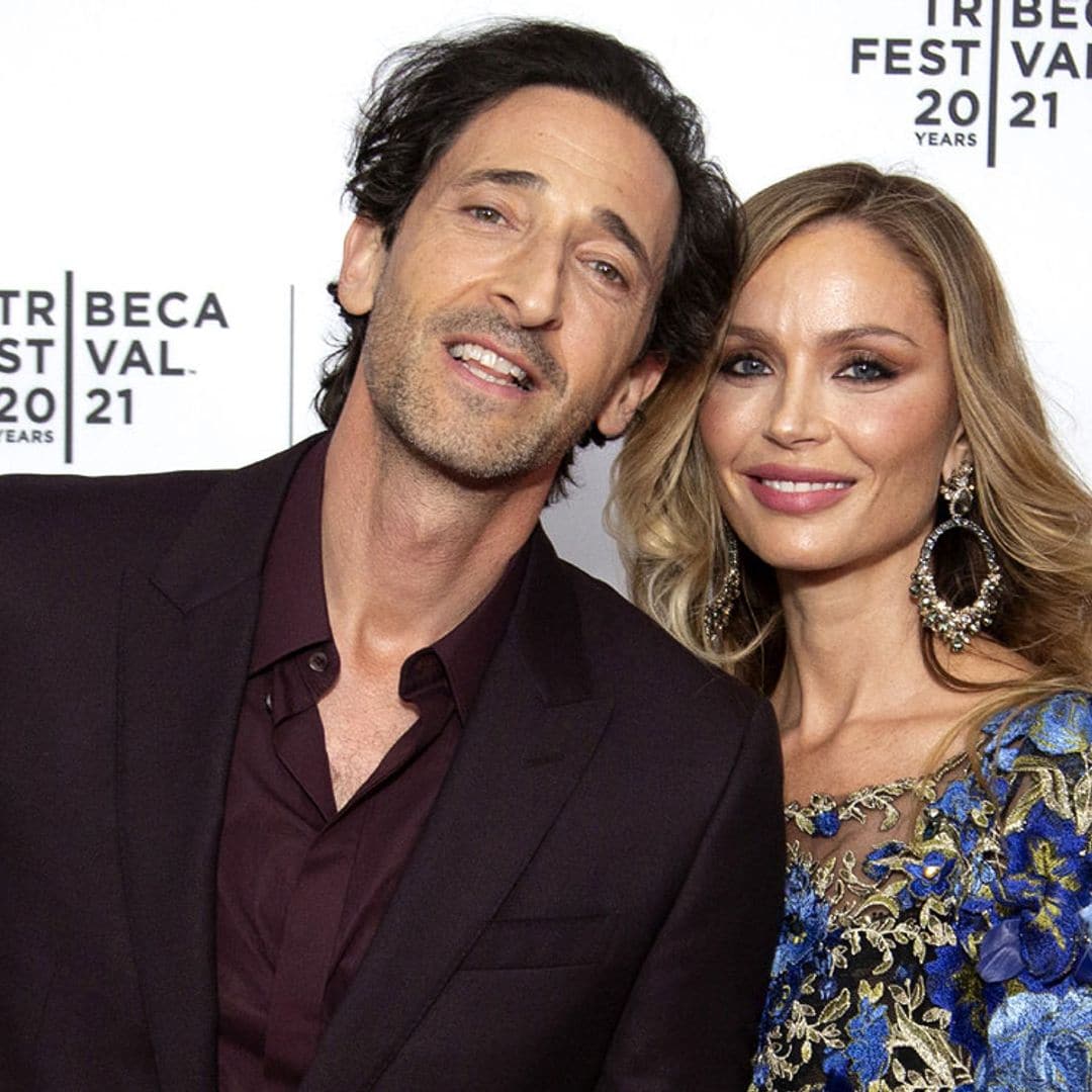 Adrien Brody y Georgina Chapman, ex de Harvey Weinstein, debutan como pareja en una alfombra roja