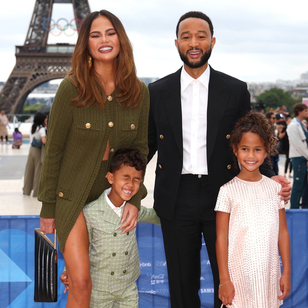 John Legend y Chrissy Teigen hablan de la enfermedad crónica que acaban de diagnosticarle a su hijo