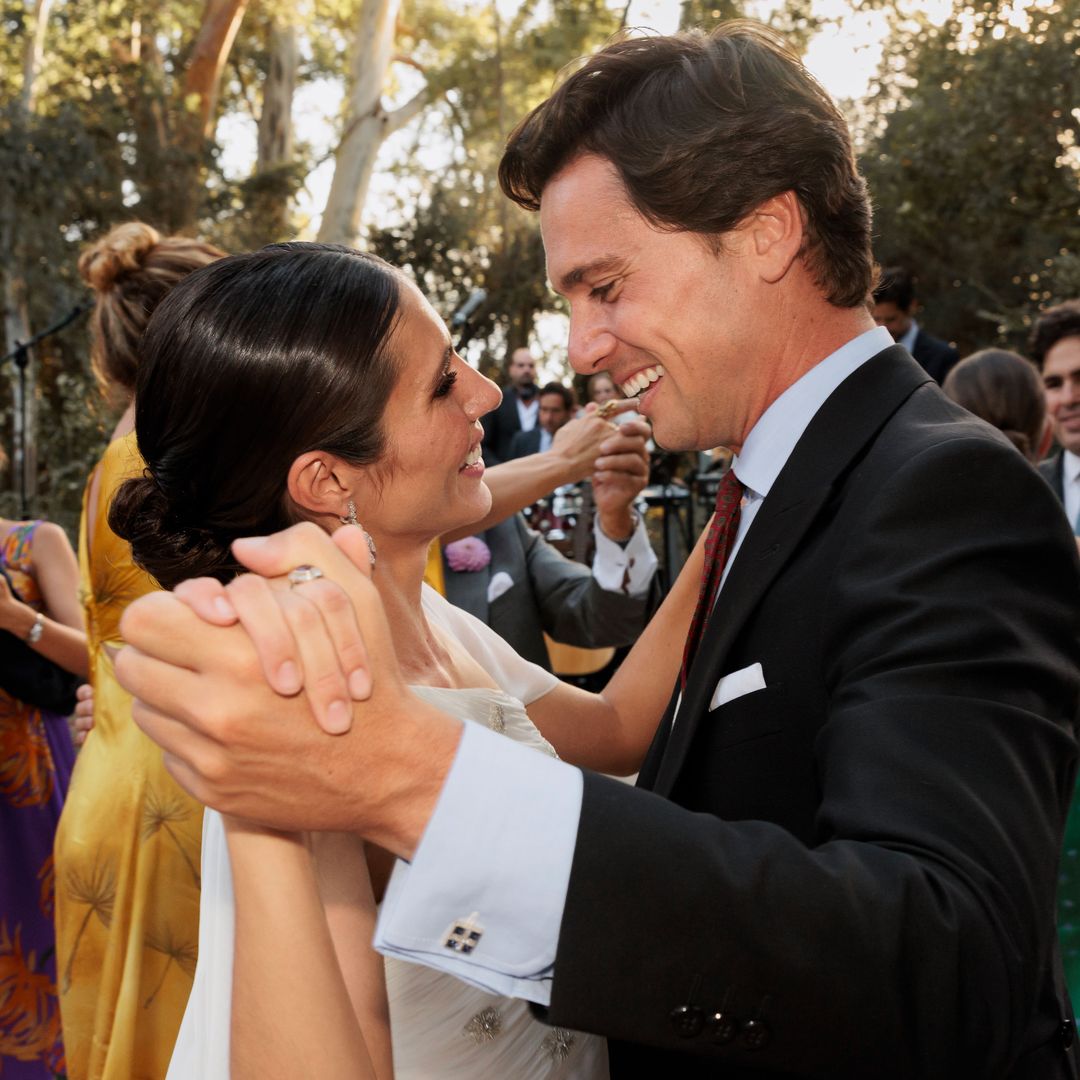 Ana Cristina Portillo bailando con Santiago Camacho en su boda