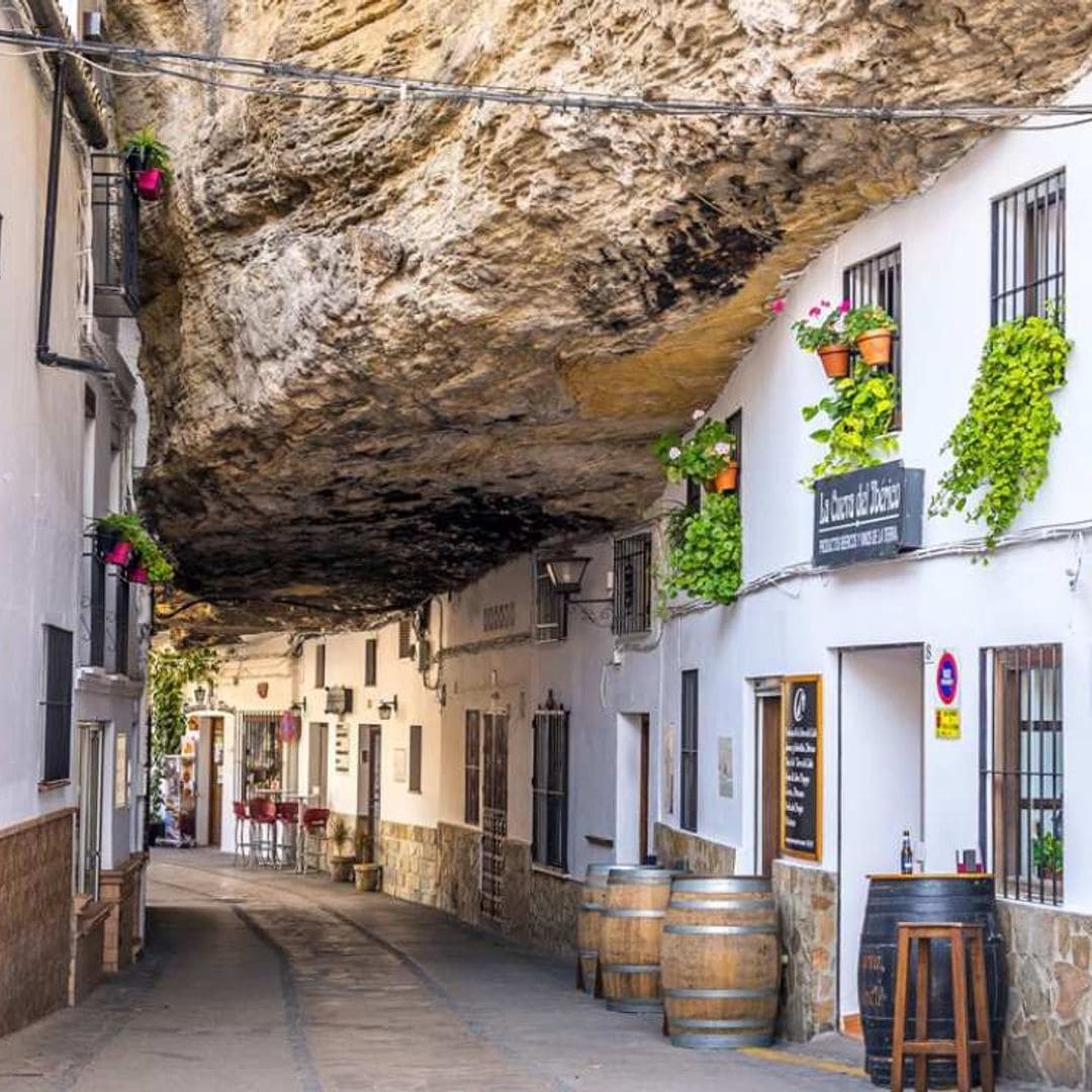 Setenil de las Bodegas, el pueblo gaditano donde el cielo es de roca