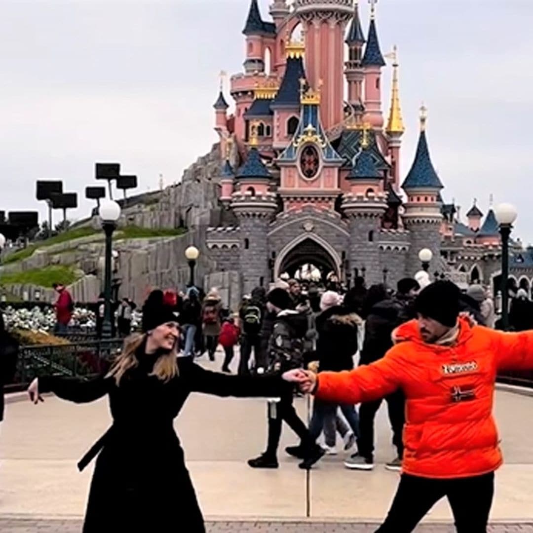 David Bustamante y Yana Olina derrochan amor en una romántica escapada a Disneyland París