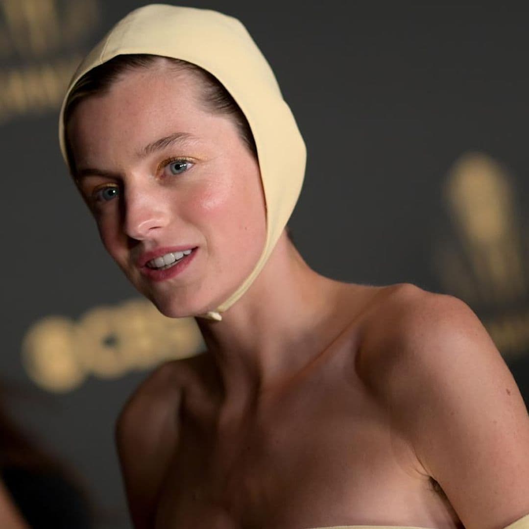 Emma Corrin y Anya Taylor-Joy, un duelo de estilo con los looks más virales de los Emmy