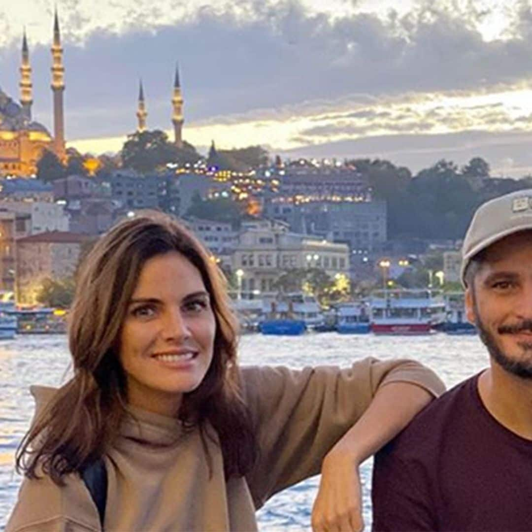 Amaia Salamanca presume de nuevo look y de compañeros de rodaje en Estambul