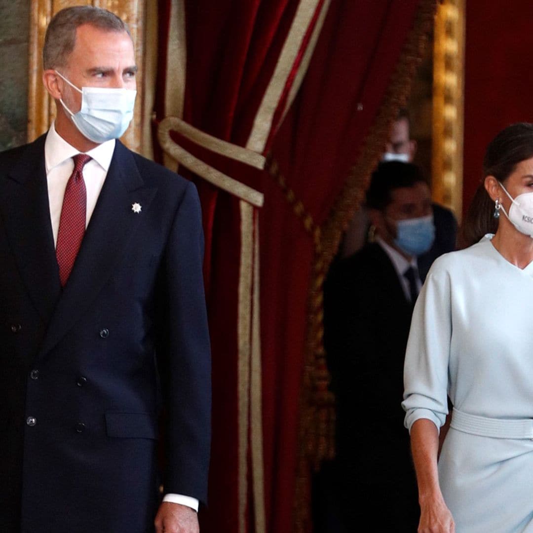 Don Felipe y doña Letizia recuperan la tradicional recepción del 12 de octubre tras el parón por la pandemia